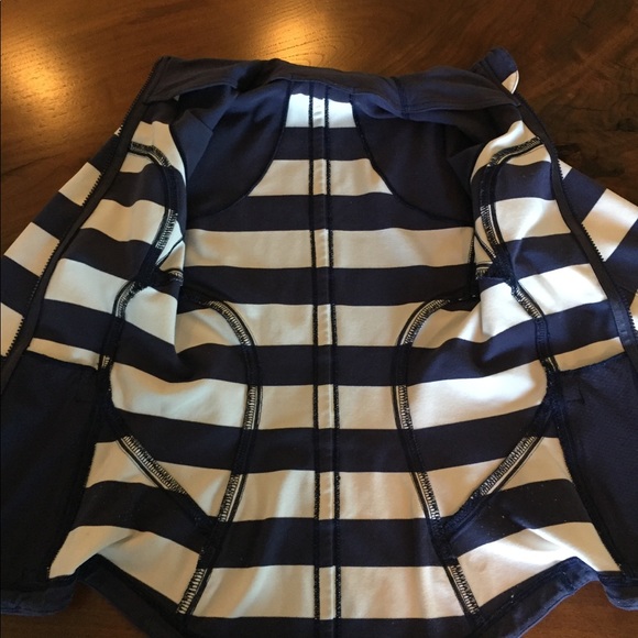 Sold Lululemon Jacket White & Blue Stripes Size 2 - Picture 5 of 7